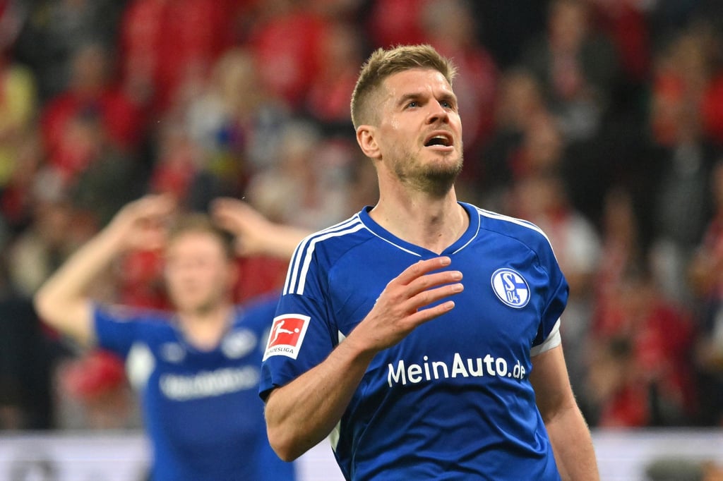 Hat seinen Vertrag nun doch nochmal verlängert: Schalkes Simon Terodde.