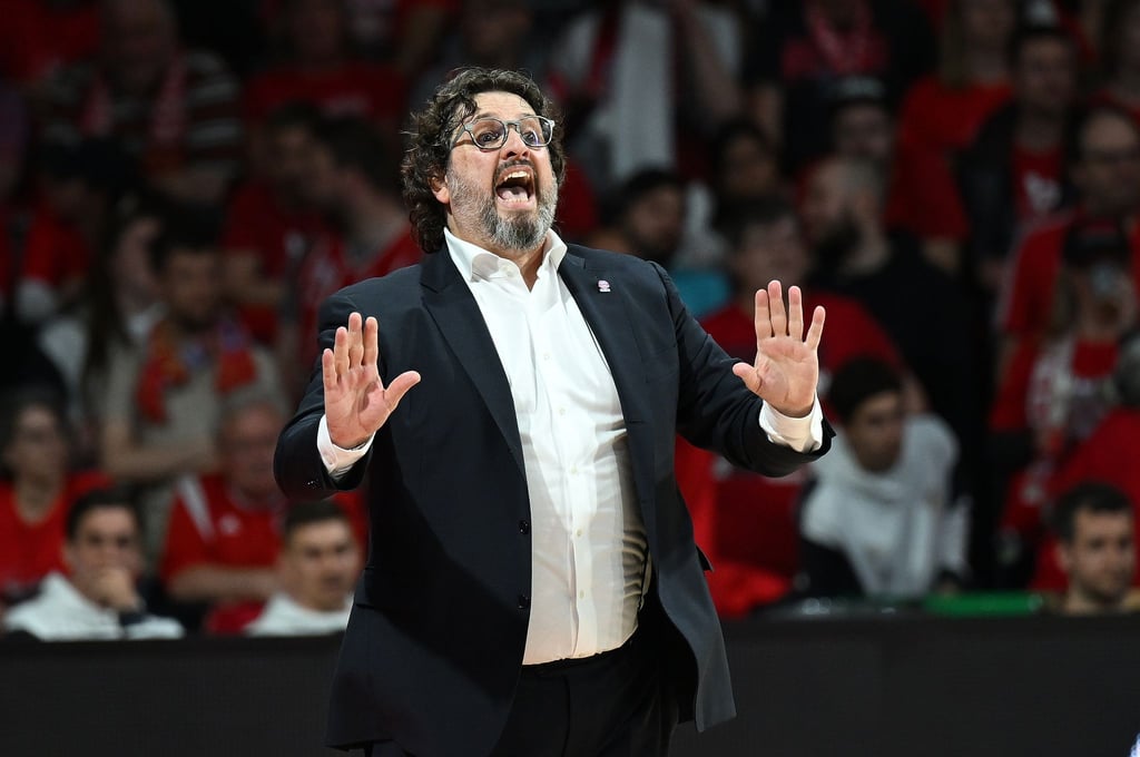 Trainer Andrea Trinchieri wird den FC Bayern verlassen.