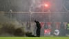 Bielefelder Fans hatten in Wiesbaden Leuchtraketen auf das Spielfeld geworfen.