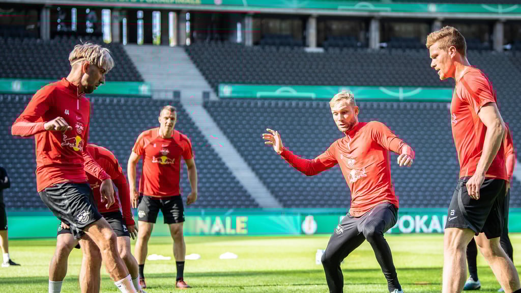 Die Spieler von RB Leipzig beim Abschlusstraining vor dem Finale gegen Frankfurt