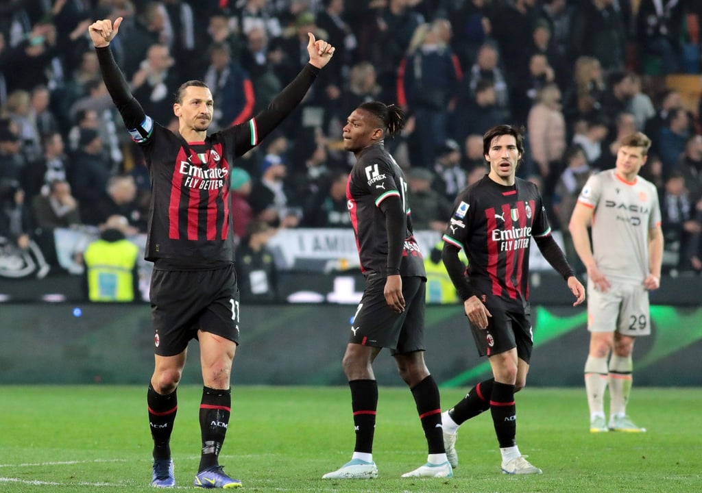 Wird den AC Mailand verlassen: Zlatan Ibrahimovic (l).