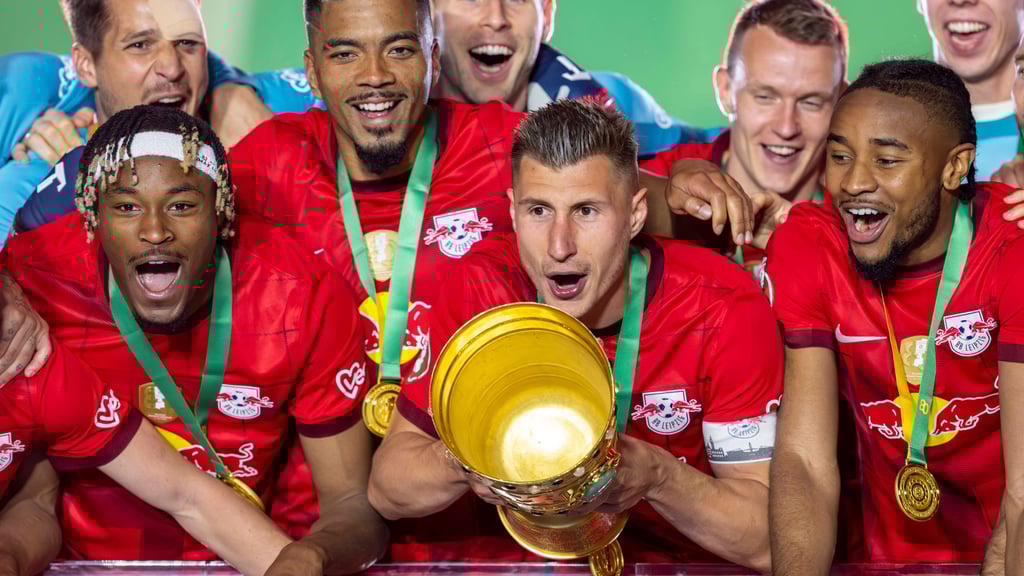 RB Leipzig jubelt über den Pokalsieg.