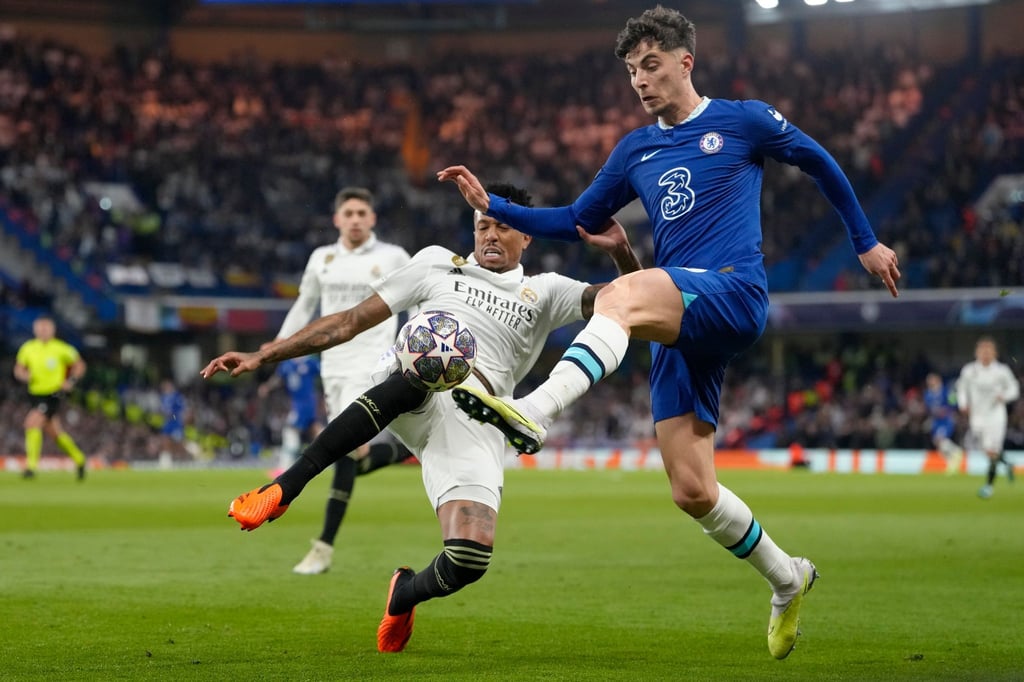 Soll das Interesse von Real Madrid auf sich gezogen haben: Chelseas Kai Havertz (r).