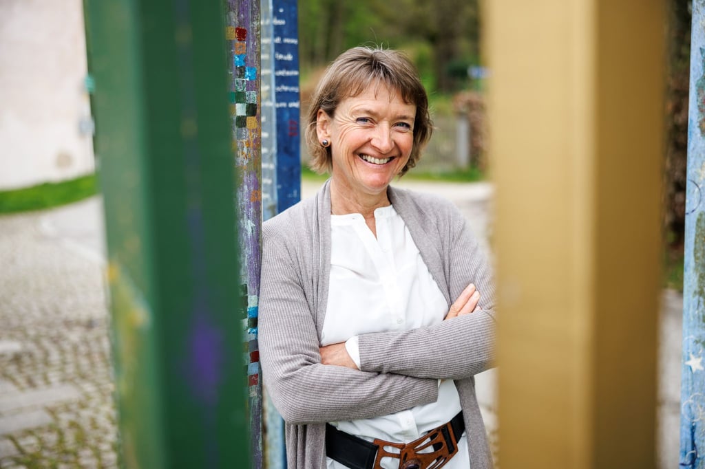 Carola Hoop arbeitet im bayerischen Prien als Assistentin im Pfarramt.