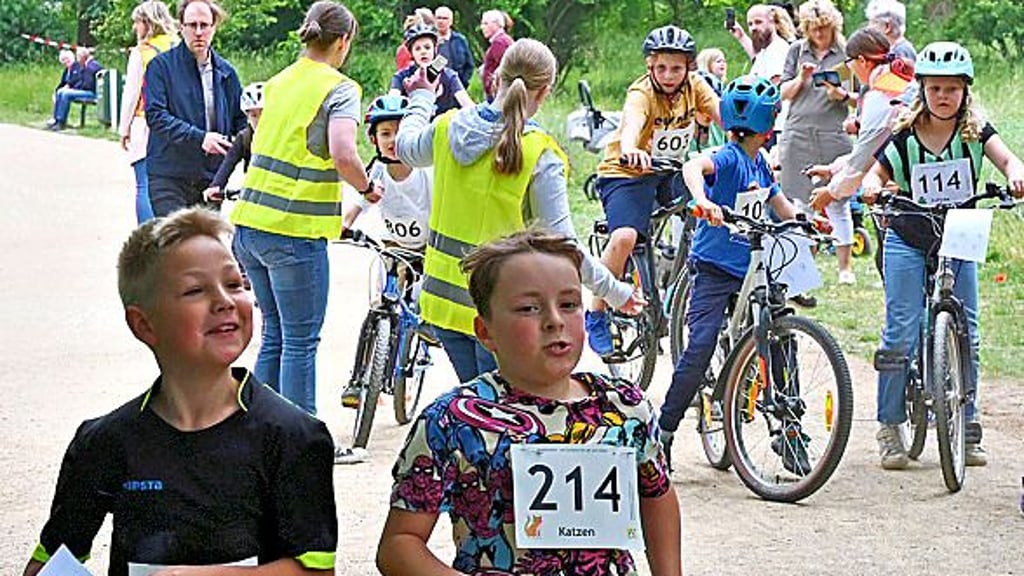 Anstrengen lohnt sich - die Schüler bewährend der Rallye.