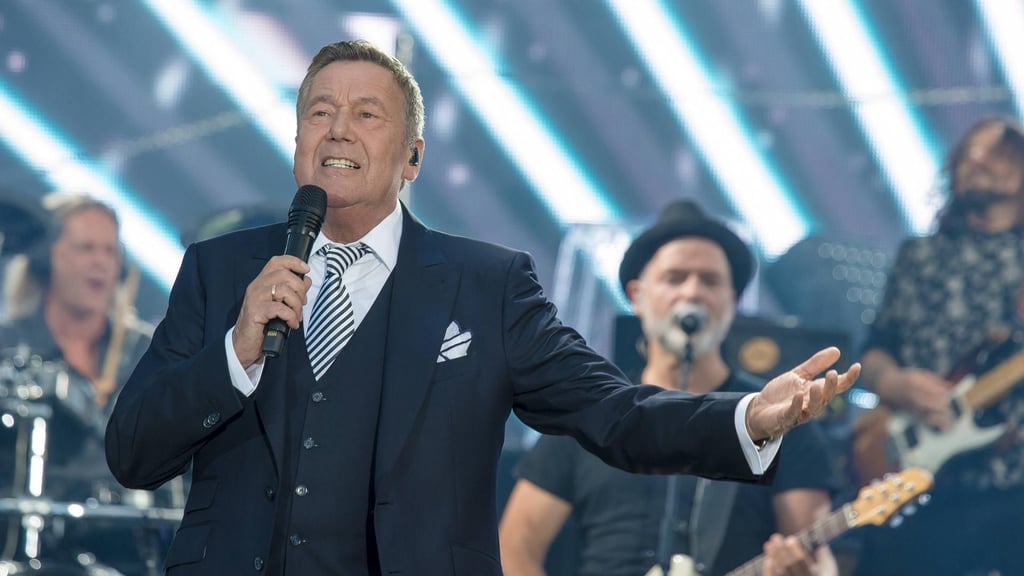 Vor dem Roland-Kaiser-Konzert in Kamenz kontrollierte der Zoll zahlreiche Mitarbeiter der Hutbergbühne.