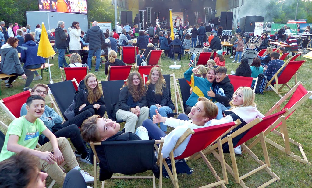 Endlich Sommer: Im Liegestuhl durch den Abend