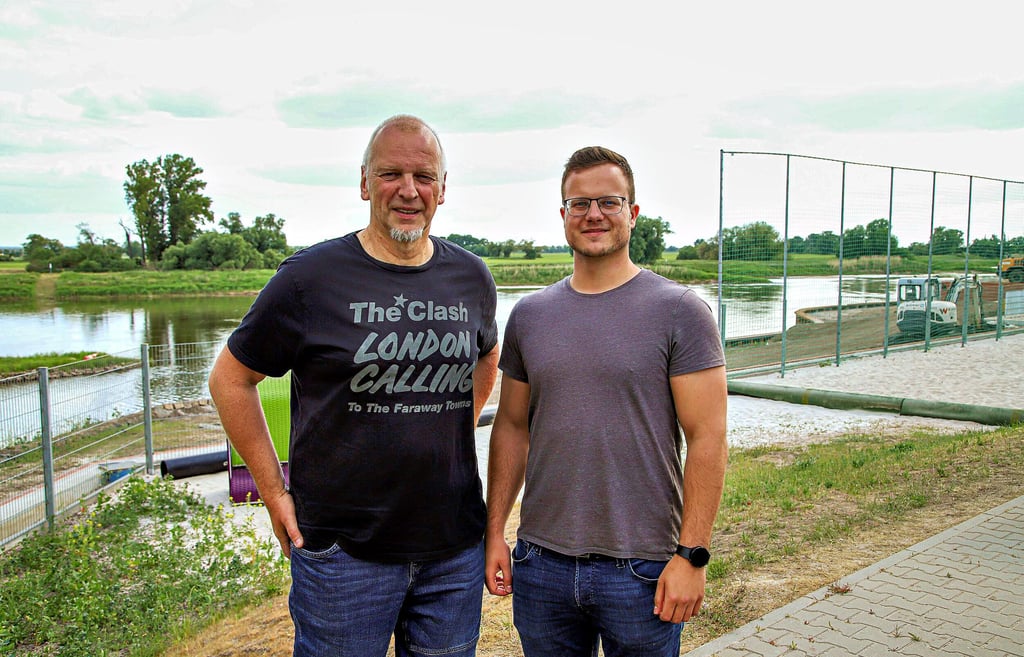 Das sind der bisherige Handball-Abteilungsleiter der Grün-Weißen Uwe Kunert (li.) und der neue Alexander Böhm.