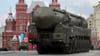 Eine strategische russische Atomrakete vom Typ Topol-M bei einer Militärparade in Moskau (Archivbild).