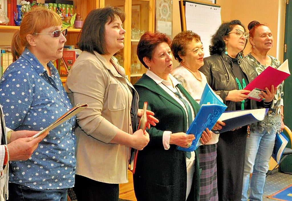 Die Frauen beim gemeinsamen Singen.