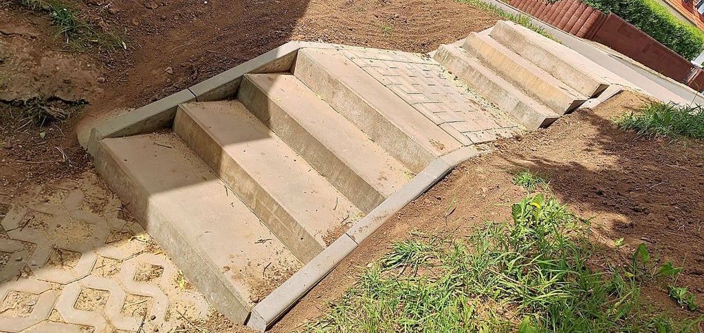 Am Schlangengäßchen ist eine neue Treppe gebaut worden.