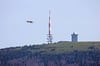 Am Montagmorgen sind die Löschflugzeige weiter im Einsatz, um den Waldbrand im Nationalpark Harz zu löschen.