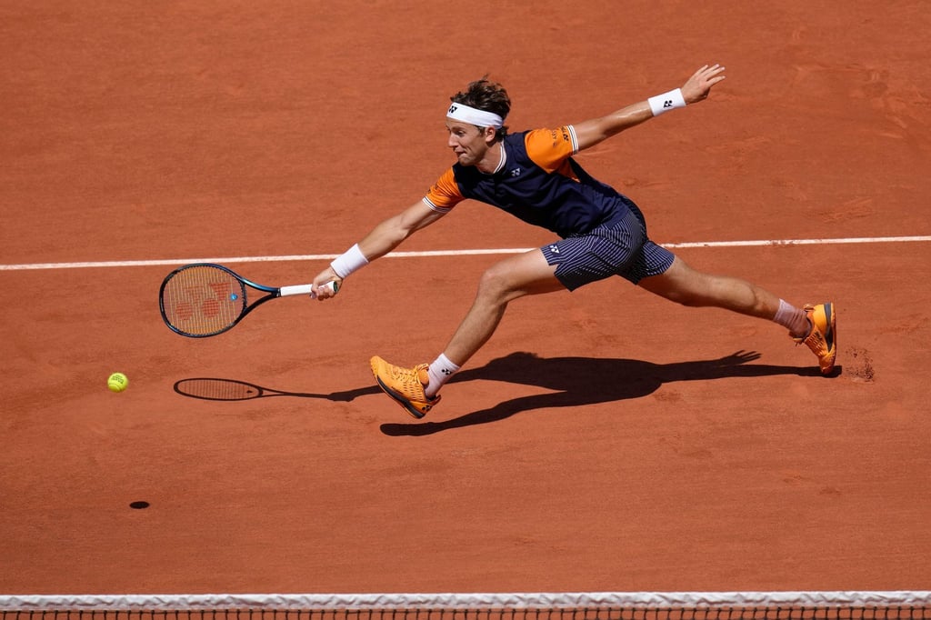 Der Norweger Casper Ruud ist bei den French Open in das Viertelfinale eingezogen.