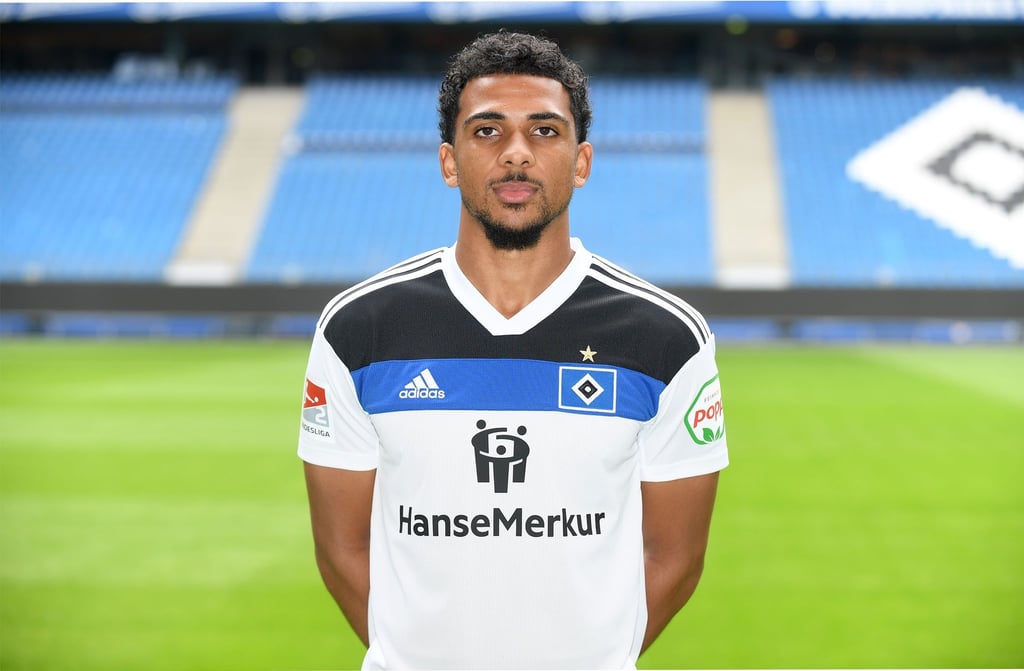 Xavier Amaechi bei einem Fototermin.