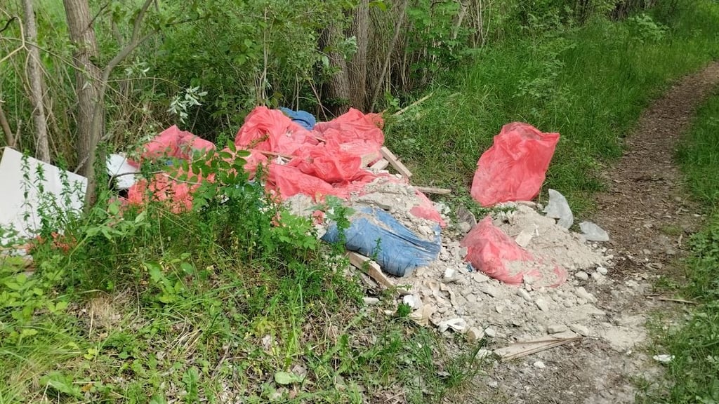 Am Weg nach der Marienmühle ist eine Dreckecke entdeckt worden. Von den Tätern fehlte zunächst jede Spur.
