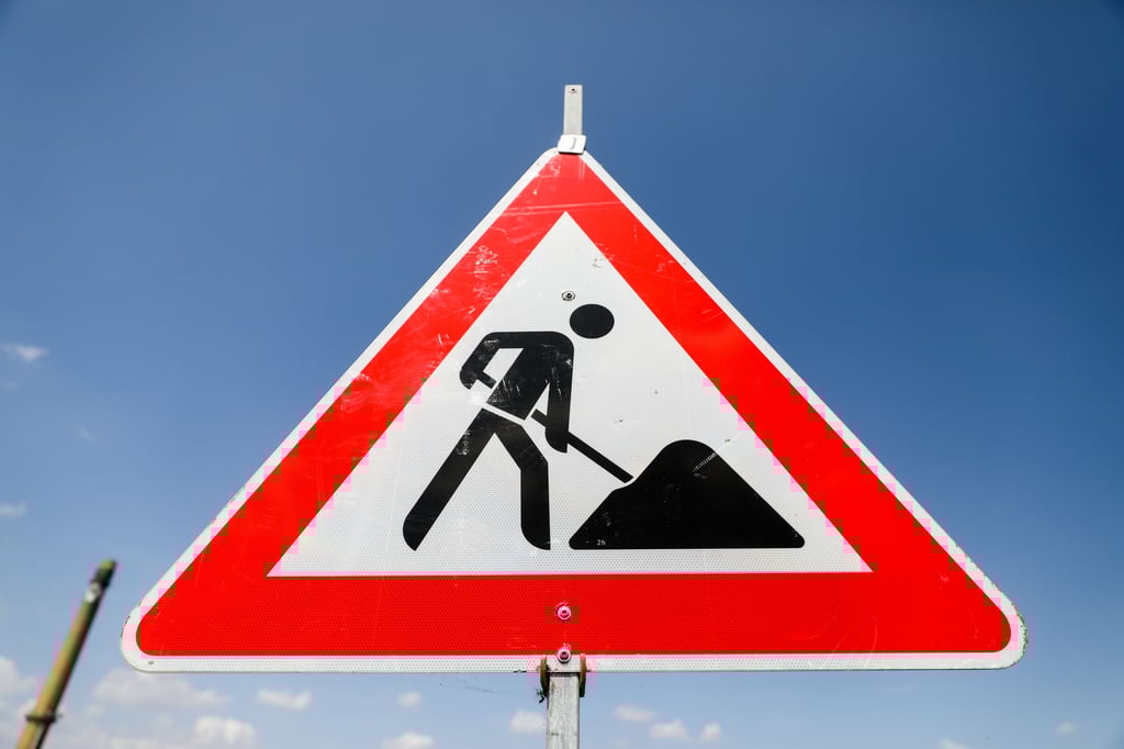 Symbolfoto - Die Hederslebener Straße zwischen den Eisleber Ortsteilen Polleben und Hedersleben soll mit einer Bitumenschicht ausgebaut werden.
