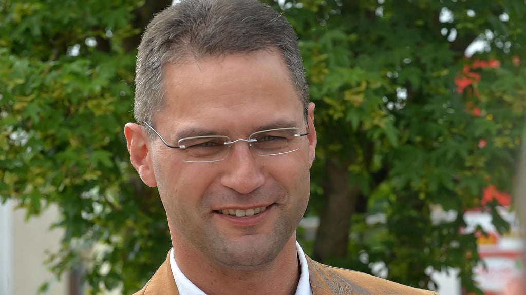 Mario Lange, (parteilos) ist Ortsbürgermeister in Gatersleben und stellvertretender Leiter der Berufsbildenden Schulen in Halberstadt.