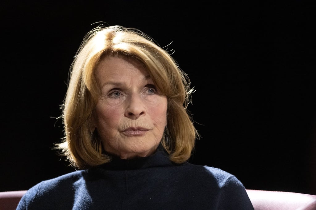 Die Schauspielerin Senta Berger spricht bei einer Veranstaltung im Rahmen des Filmfests Braunschweig.