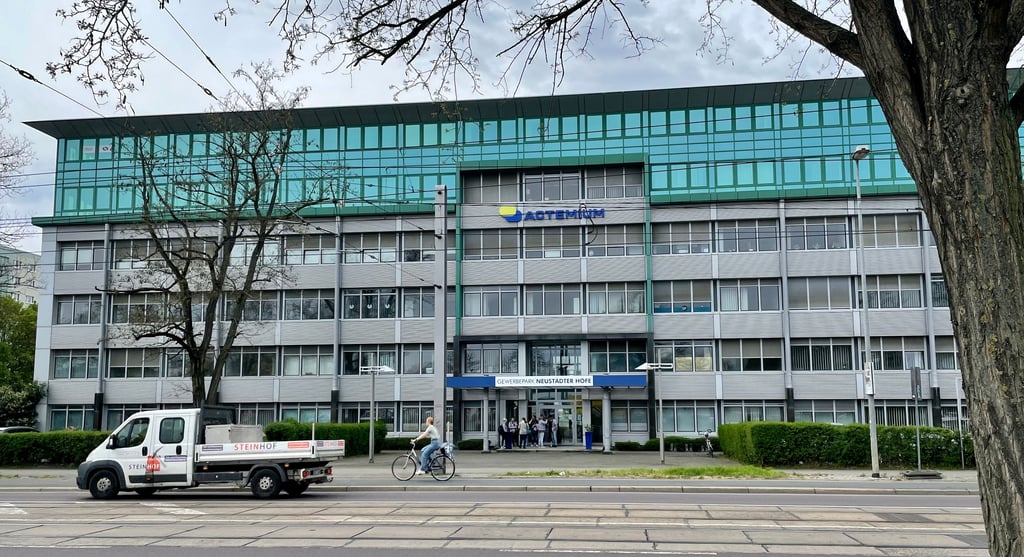 Die Neustädter Höfe sollen neuer Sitz der Magdeburger Ausländerbehörde werden. Die Stadtverwaltung plant die Anmietung dieses Bürohauses an der Lübecker Straße 53-63 und den schrittweisen Umzug ab Dezember.