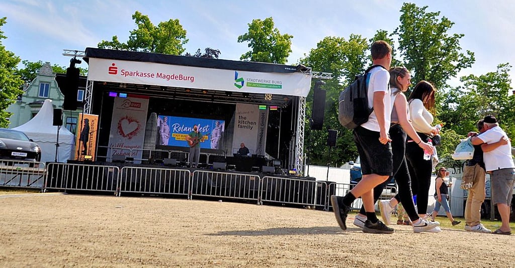 Impressionen vom Rolandfest 2023. Zeitweise schlenderten nur wenige Besucher durch den Goethepark.
