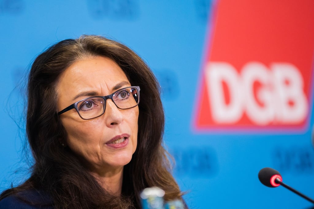 „Ich hoffe sehr, dass die Bundesregierung sich jetzt zusammenreißt“, sagt die DGB-Vorsitzende Yasmin Fahimi mit Blick auf die hohen Umfragewerte der AfD.