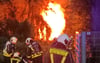 Als die Feuerwehr ankam, brannte die Baracke bereits lichterloh. 