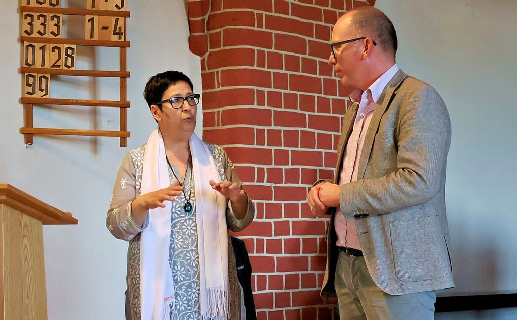 Seyran Ates war in Havelberg bei Pfarrer Teja Begrich zu Gast. Für die Besucher der Dialog-Reihe im Havelberger Paradiessaal war es ein anschaulicher Einstieg in das Thema „Islam“.