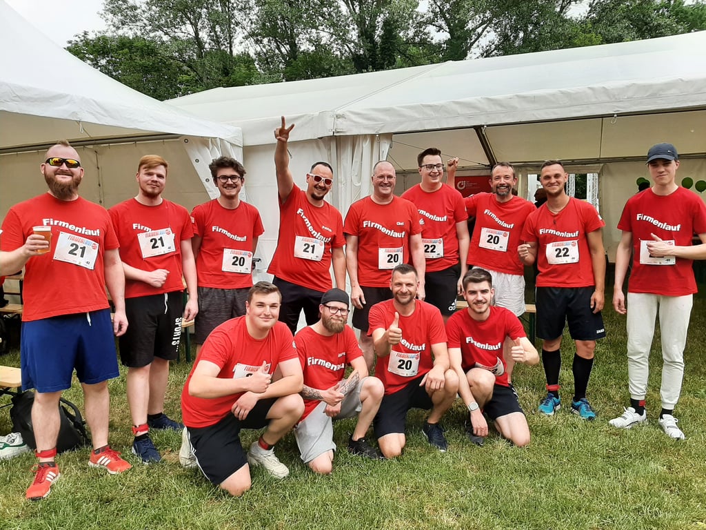 Rewe schickte drei Teams zum Firmenlauf in Halle.