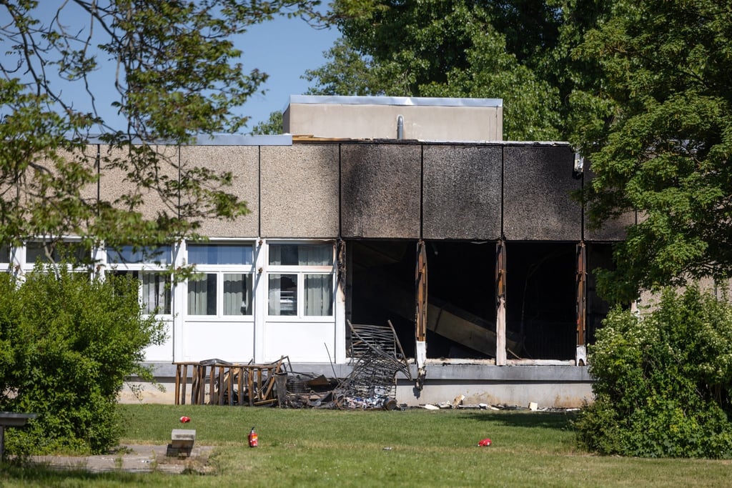Spuren an der Fassade zeugen von dem Brand in der Unterkunft in Apolda.