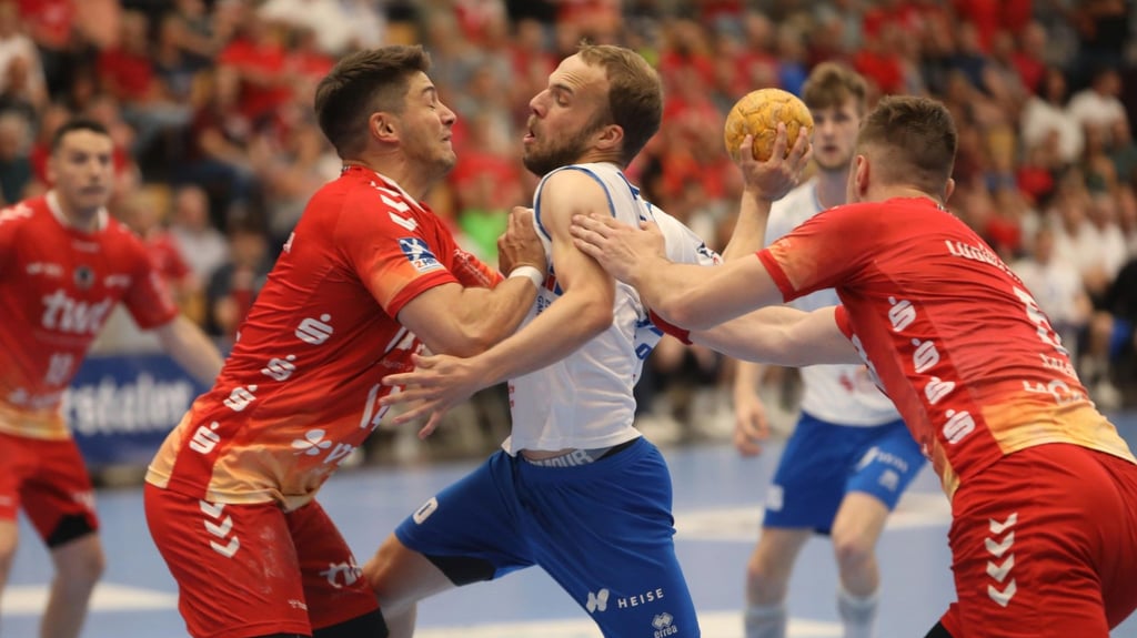 Vincent Sohmann tankt sich durch die Ludwigshafener Deckung.
