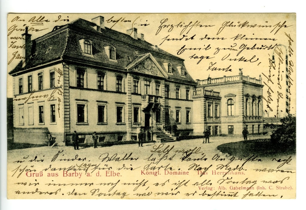 So sah das Herrenhaus im Jahr 1904 aus. Hier auf einer Ansichtskarte.