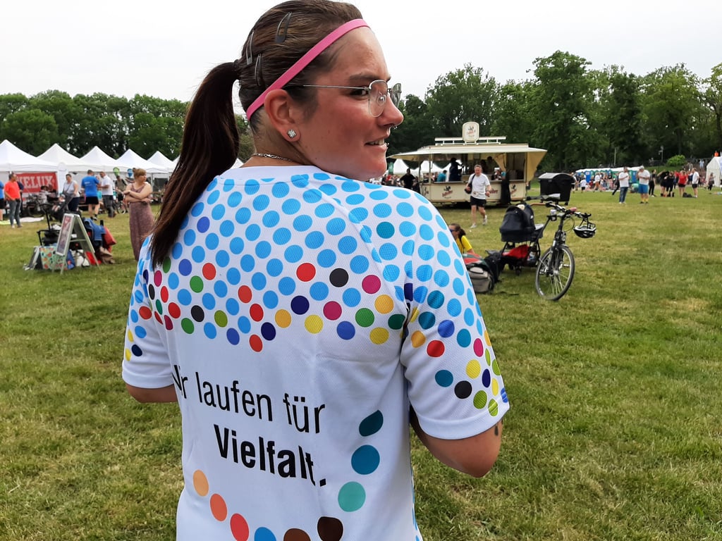 Maria Wadas trat im Team des Internationalen Bundes an. "Wir laufen für Vielfalt", stand auf dessen Trikots, die die buntesten von allen teilnehmenden Teams waren.