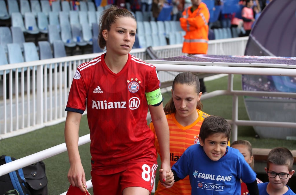 Melanie Leupolz vom FC Bayern wird verspätet beim DFB eintreffen.