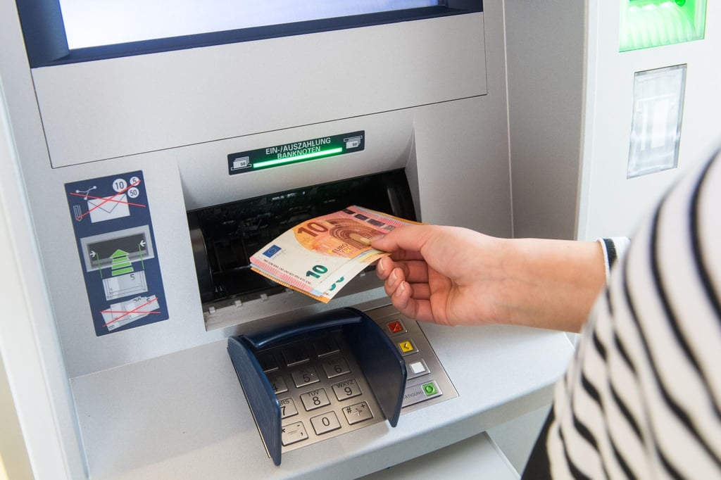 Bis zu einem bestimmten Limit kann man sein Konto überziehen - doch selten ist es eine gute Idee, den Dispo auszureizen.