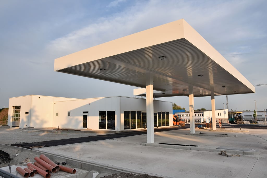 Die Eröffnung der neuen Tankstelle in Magdeburg rückt näher.