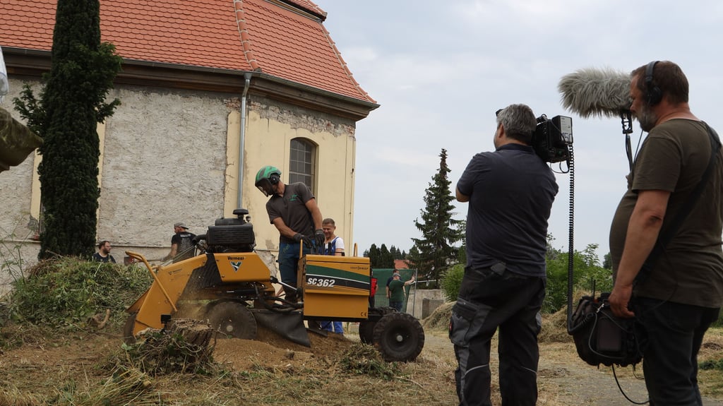 Das MDR-Team unterstützte in Klein Ammensleben.