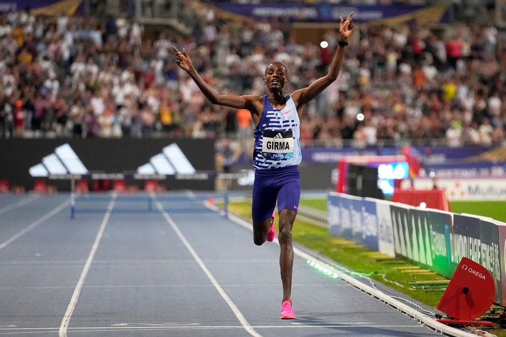 Lamecha Girma stellte einen neuen Weltrekord über 3000 Meter Hindernis auf.