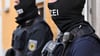 Durchsuchungen im Drogenmilieu: Polizisten haben bei einer Razzia in Magdeburg und Leipzig sechs Häuser durchsucht und dabei nicht nur eine riesige Menge Drogen und Beweismittel gefunden, sondern auch zwei Verdächtige festgenommen. Symbolbild: