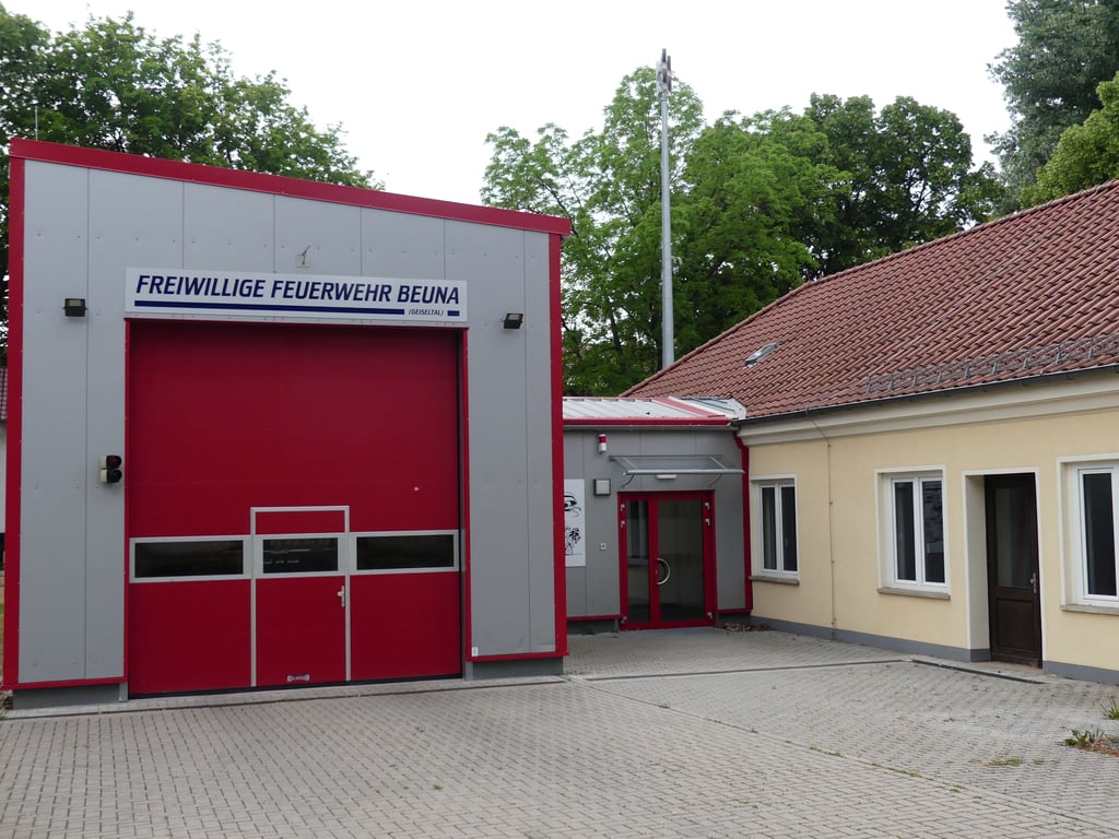 Feuerwehr Beuna am Dorfgemeinschaftshaus
