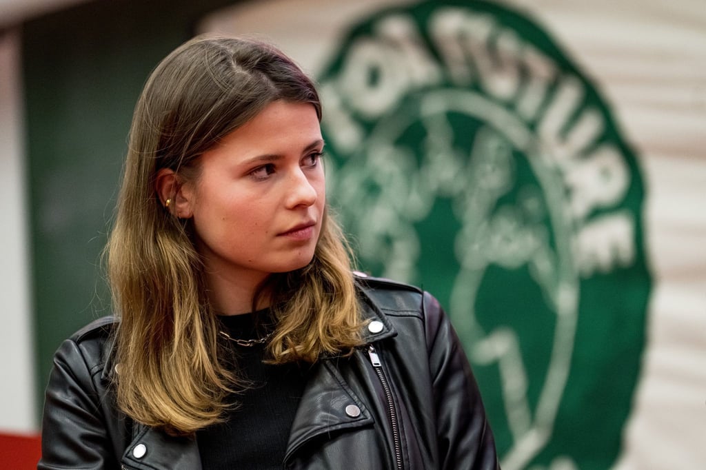 „Das Zeitalter von Kohle, Öl und Gas ist vorbei“, sagt Luisa Neubauer vor der Protestbewegung Fridays for Future bei den UN-Klimaverhandlungen in Bonn.