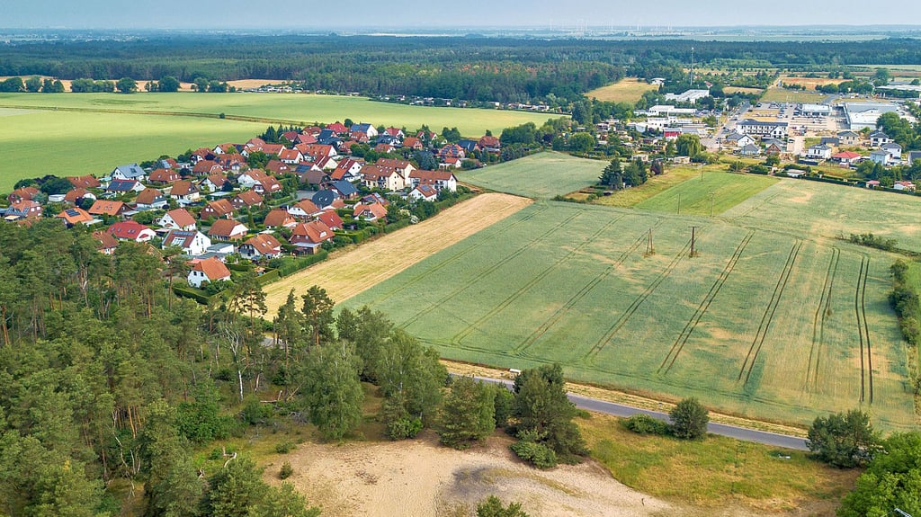 Neben dem Wohngebiet Schenkenteich, links im Bild, sehen Pläne vor, ein weiteres Baugebiet zu entwickeln. Gibt es Gefährdungen durch Überschwemmungen?