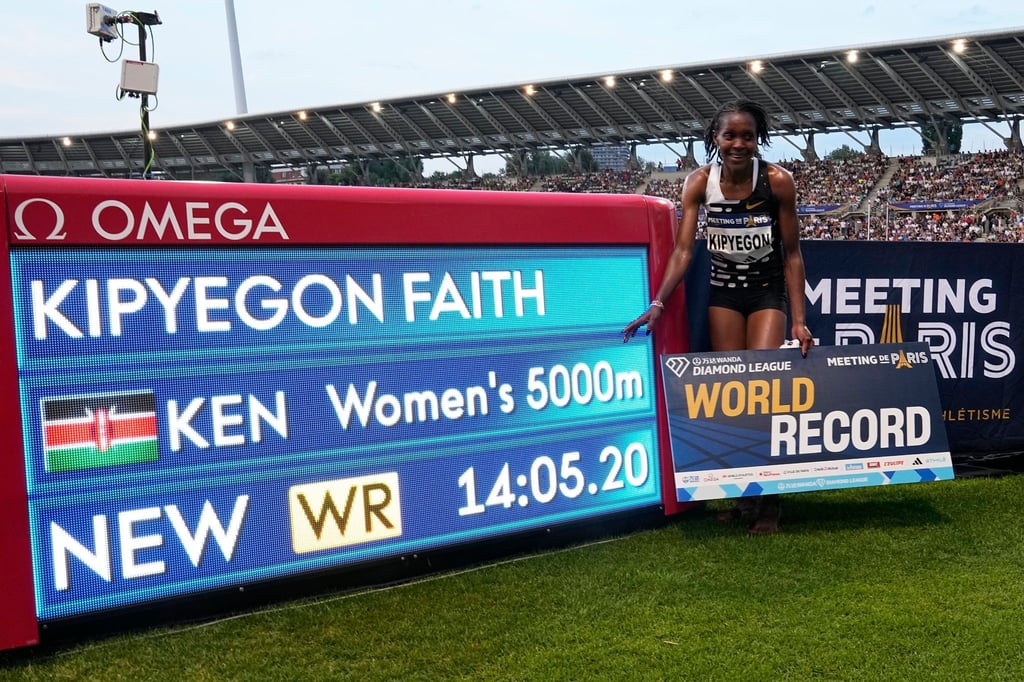 Knackte beim Diamond-League-Meeting in Paris den Weltrekord über 5000 Meter: Faith Kipyegon.