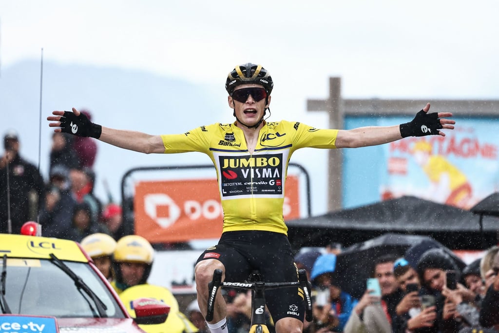 Feiert den Gesamtsieg beim Critérium du Dauphiné: Der Däne Jonas Vingegaard.