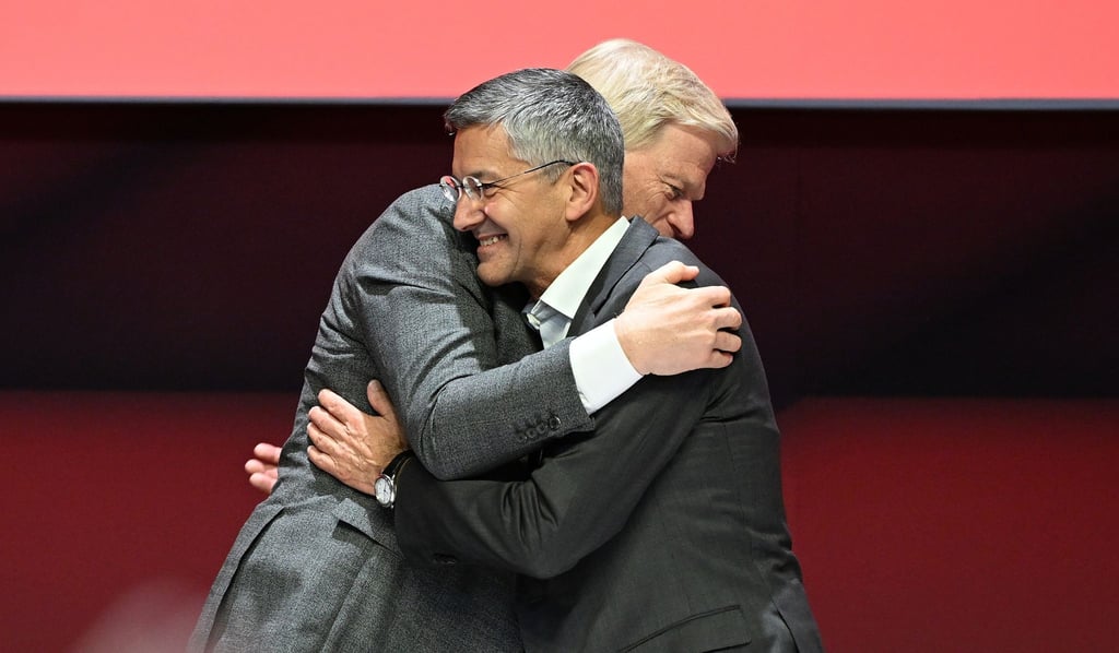 Ein Bild harmonischerer Tage: Oliver Kahn (l) und Herbert Hainer.