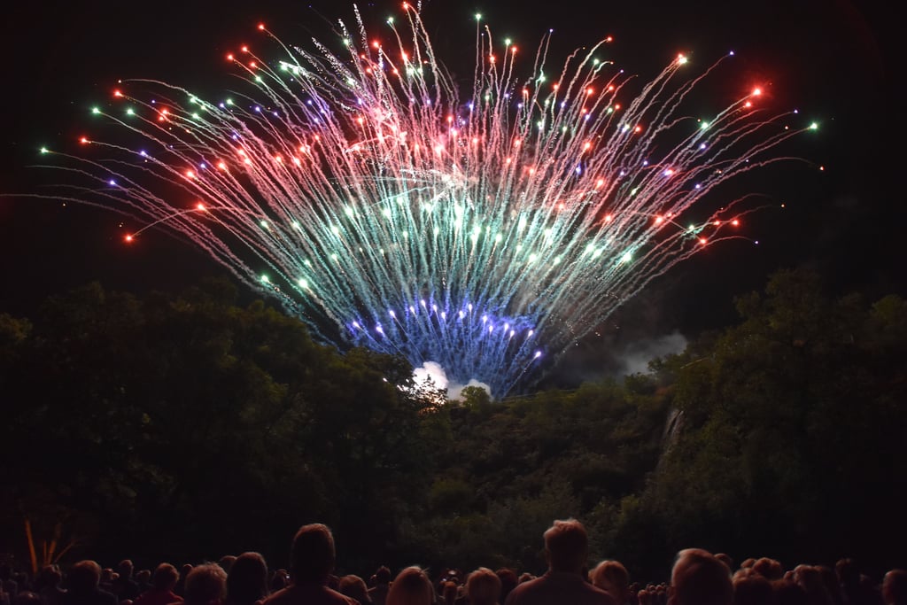 Grandioses Finale: Das Feuerwerk über der Galgenbergschlucht war auch in diesem Jahr der krönende Abschluss der Händel-Festspiele.