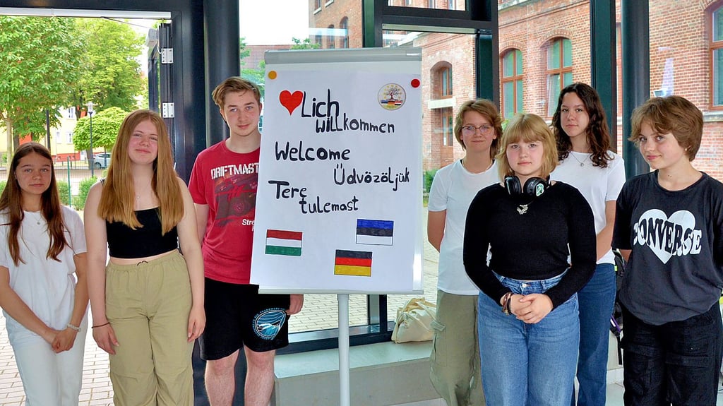 Austauschschüler aus Estland und Ungarn zu Gast in der Puschkin-Sekundarschule Oschersleben.
