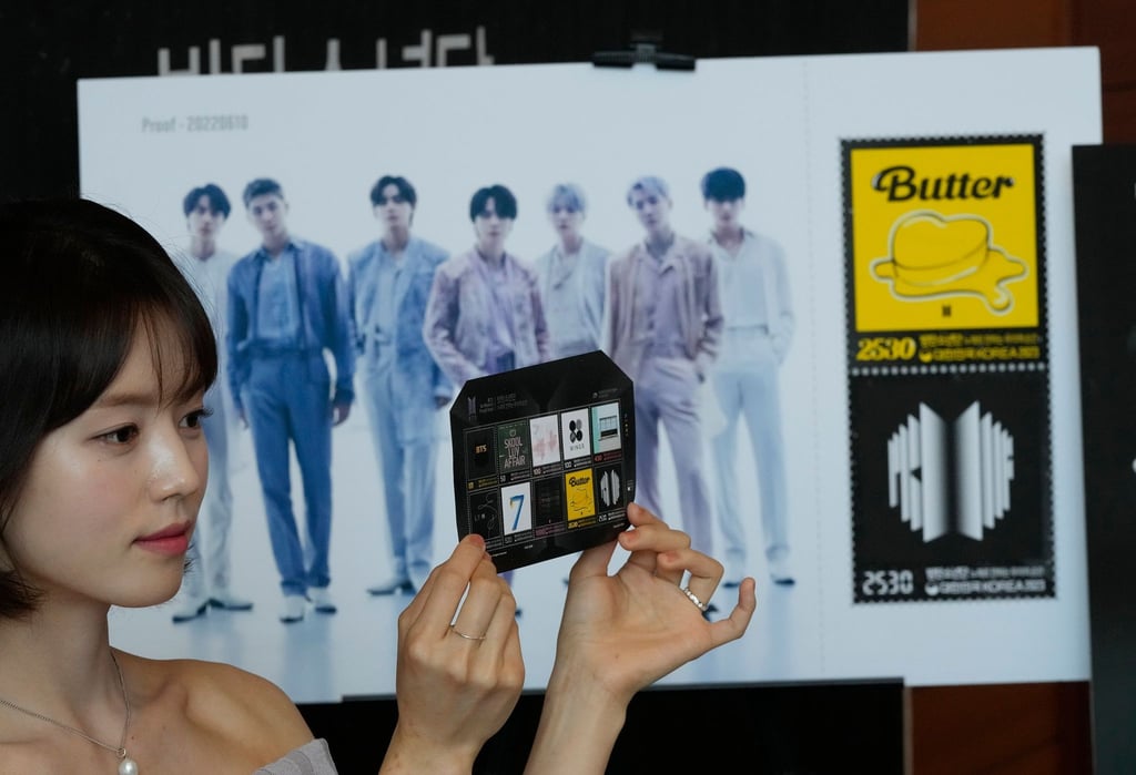 Die südkoreanische Post bringt zum BTS-Jubiläum Briefmarken heraus.