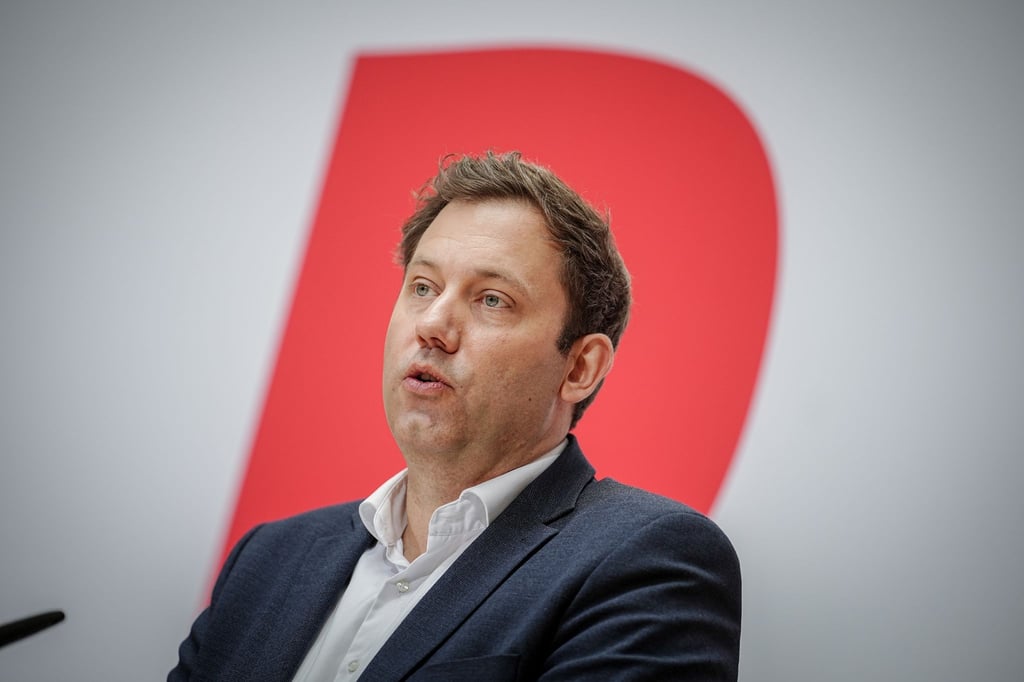 SPD-Chef Lars Klingbeil hat für die Landratsstichwahl im Kreis Sonneberg den CDU-Kandidaten Köpper empfohlen.