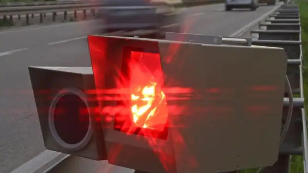 Achtung, Blitzer! Auf der Autobahn A38 und der Autobahn A9 in Sachsen-Anhalt kommt es am Montag, 12. Juni, zu zahlreichen Geschwindigkeitskontrollen mittels Radargeräten durch die Polizei. Symbolbild: