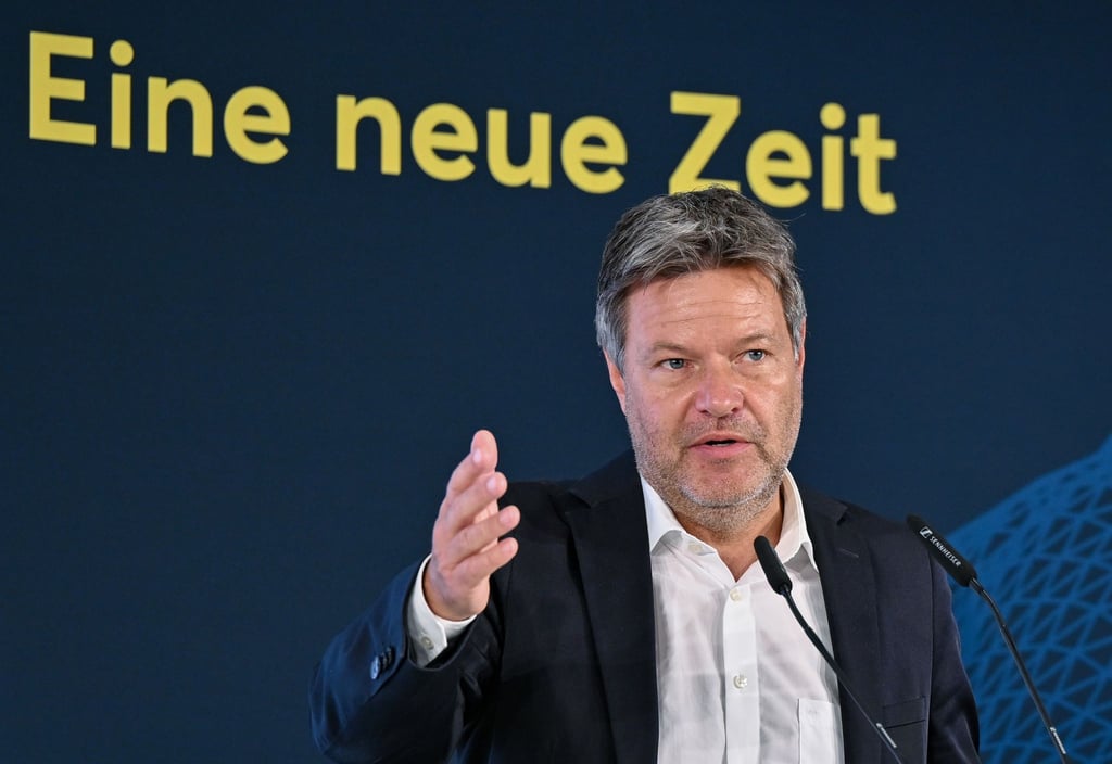 „Diejenigen, die erneuerbare Energien ausbauen, sollen nicht höhere Netzentgelte bezahlen als diejenigen, die es nicht tun“ Bundeswirtschaftsminister Habeck in Bad Saarow.